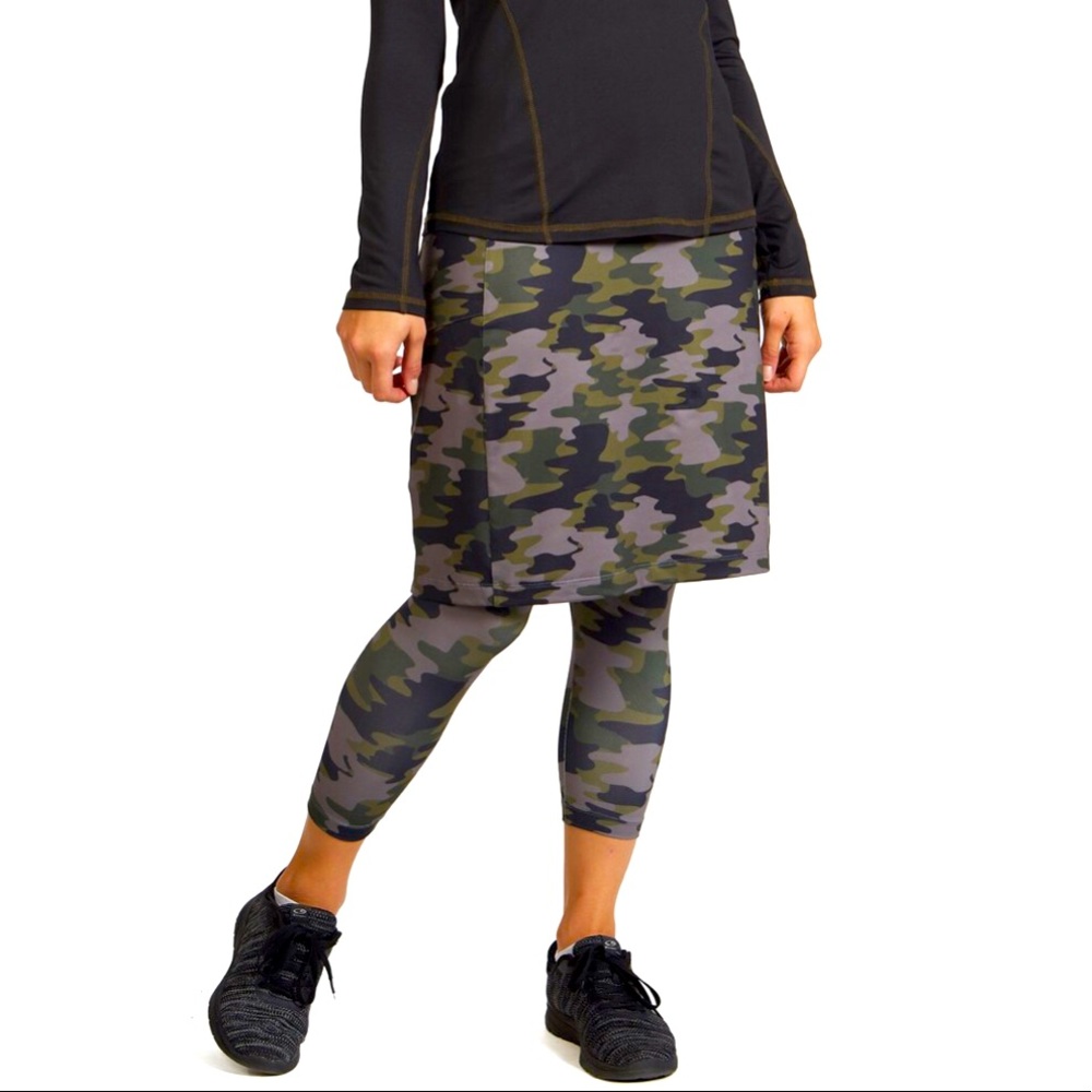 Camp Print Fit Snoga Athletic Skirt with Leggings
